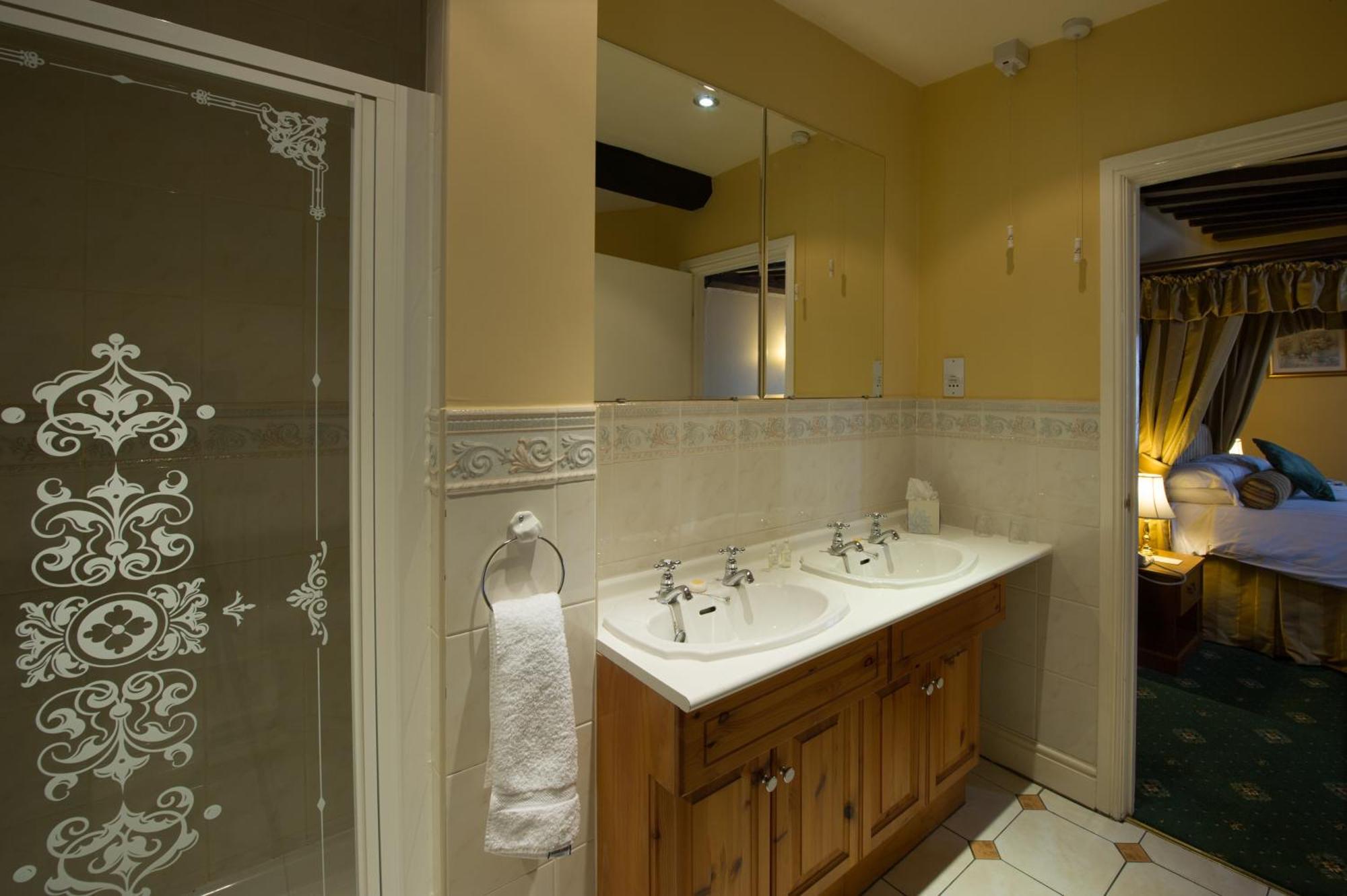 Prince Rupert Hotel ชรูว์สเบอรี ภายนอก รูปภาพ