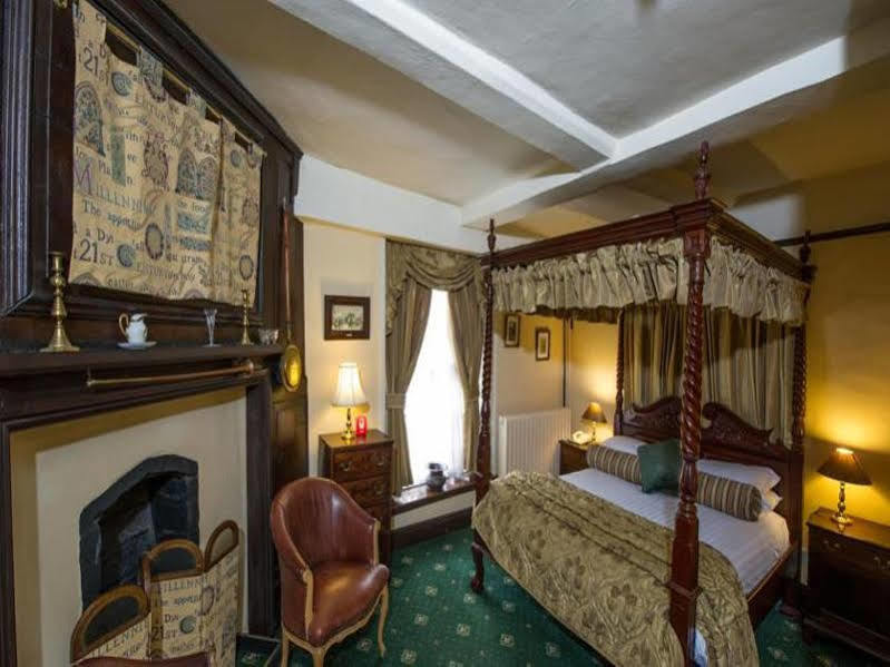 Prince Rupert Hotel ชรูว์สเบอรี ภายนอก รูปภาพ